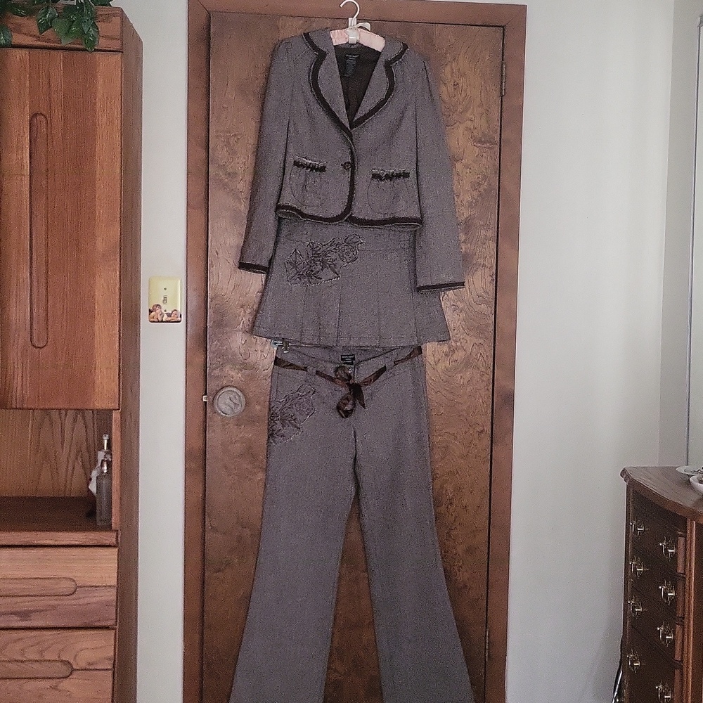Y2K Guess Unique RARE FIND 3 Pc Lined Pants,lined skirt, Lined blazer Medium 29 - Picture 3 of 15